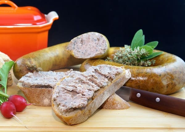 Leberwurst auf Brot