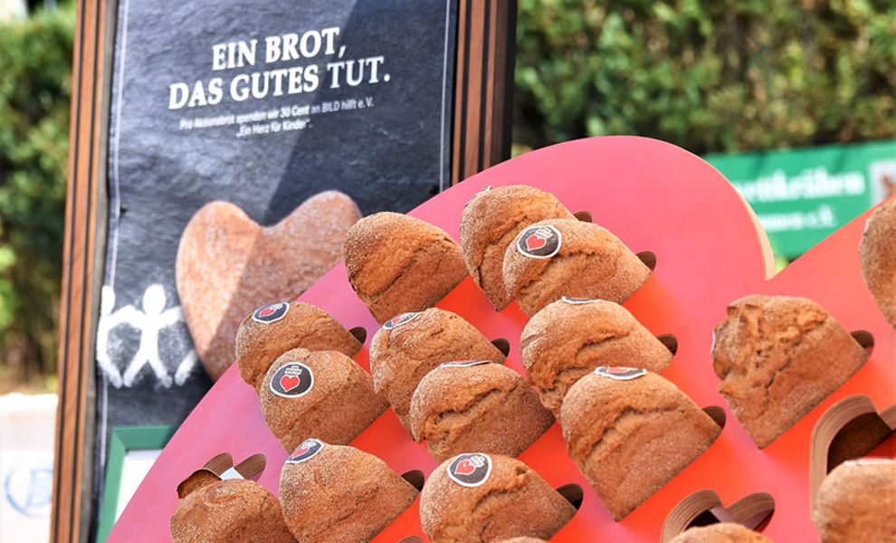 Herzbrote beim Erdbeerfest der Bäckerei Plentz