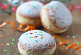 Berliner, Krapfen oder Pfannkuchen zu Fasching