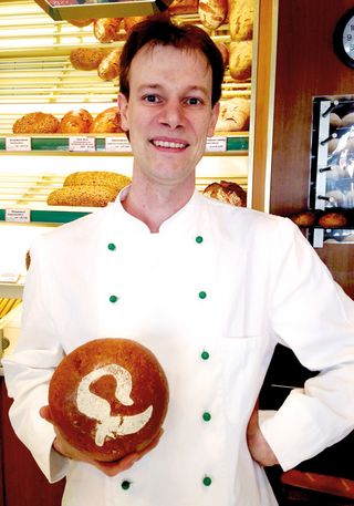 Frank Laquai mit Brot