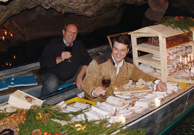 Einfahrt des Stollens in die Wimsener Höhle.