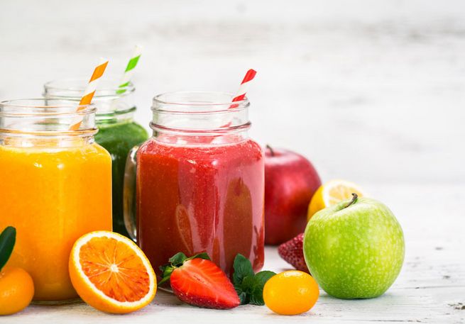 Bunte Smoothies für Frühstücksmuffel